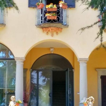 Villa Riva Lago - Apartment With Parking Tavernola Bergamasca Exterior photo