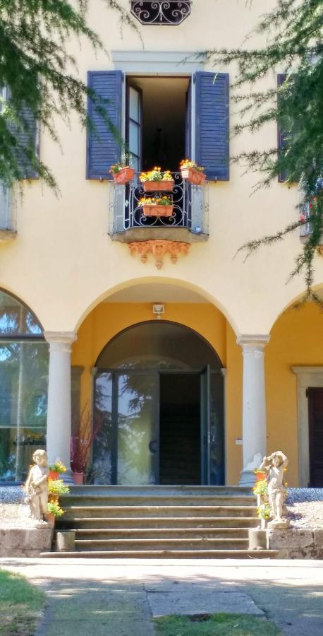 Villa Riva Lago - Apartment With Parking Tavernola Bergamasca Exterior photo