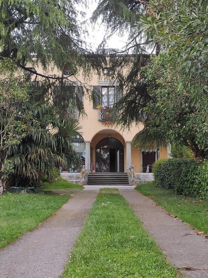 Villa Riva Lago - Apartment With Parking Tavernola Bergamasca Exterior photo