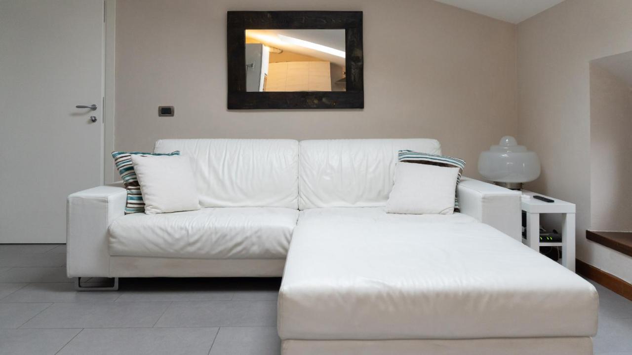 Villa Riva Lago - Apartment With Parking Tavernola Bergamasca Exterior photo
